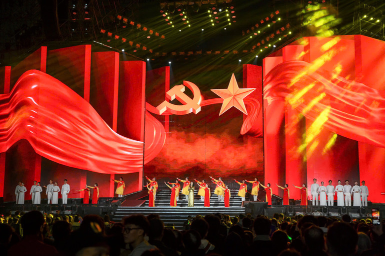 Hòa nhạc Ánh sáng: Khi nghệ thuật khơi lên niềm tin và khát vọng trong lòng Thủ đô văn hiến