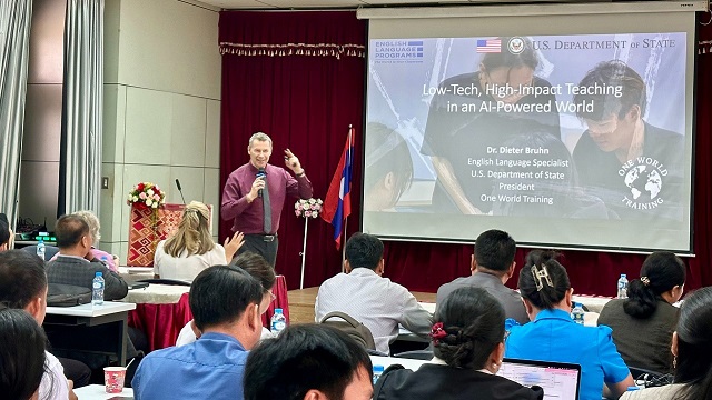 Tiến sĩ Dieter Bruhn thúc đẩy tích hợp AI vào tư duy dạy và học tiếng Anh tại Lào